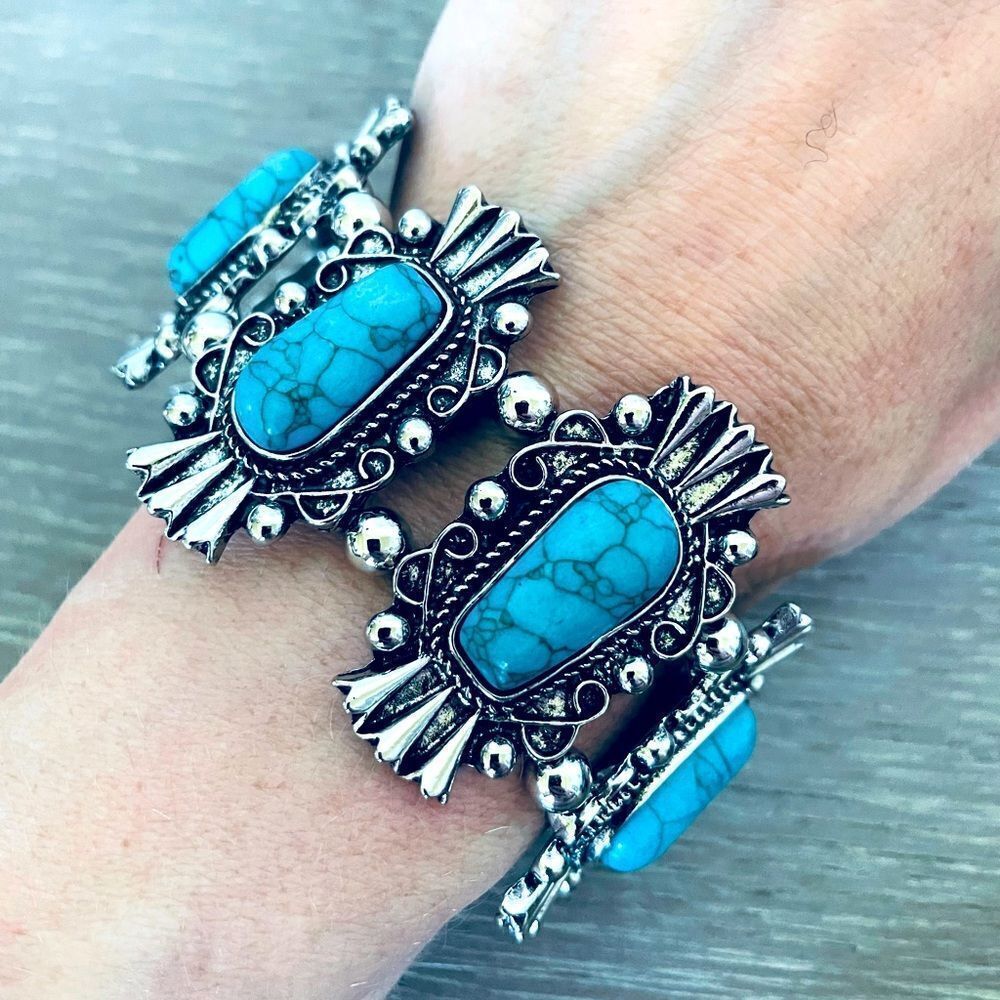 NWT Turquoise Silver Statement Bracelet